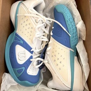 Wilson women’s tennis shoes